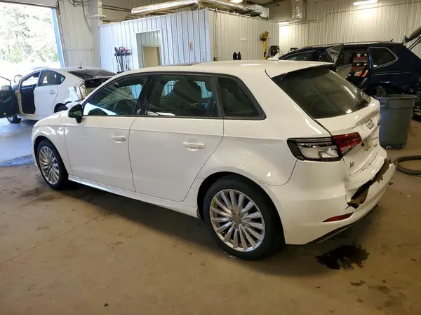 WAUUPBFF7JA091006 2018 AUDI A3 - Image 2