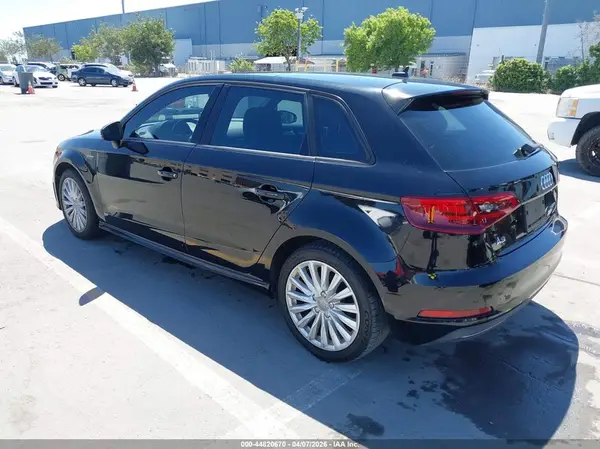 WAUUPBFF8GA063465 2016 AUDI A3 - Image 2