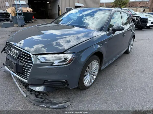 WAUUPBFF8HA048692 2017 AUDI A3 - Image 2