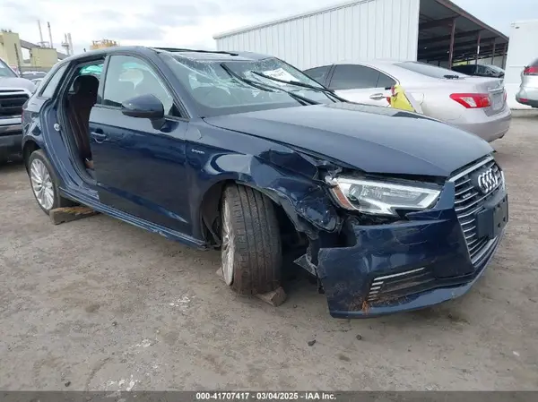 WAUUPBFF8HA079392 2017 AUDI A3 - Image 1