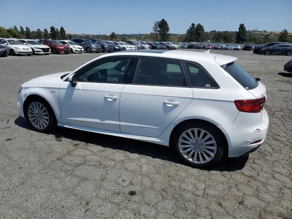 WAUUPBFF8HA092224 2017 AUDI A3 - Image 2
