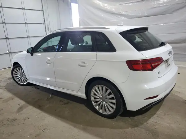 WAUUPBFF8HA137582 2017 AUDI A3 - Image 2