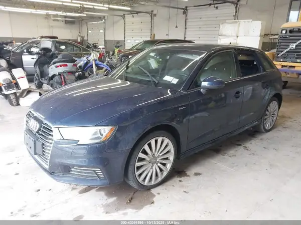 WAUUPBFF8HA147934 2017 AUDI A3 - Image 2