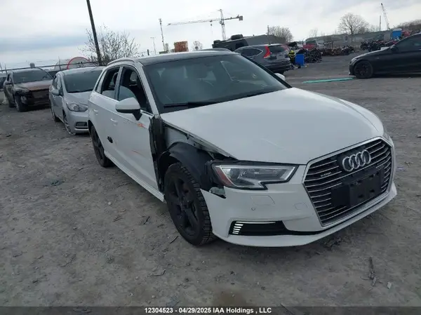 WAUUPBFF8JA117533 2018 AUDI A3 - Image 1
