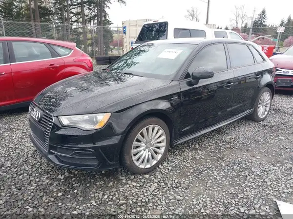 WAUUPBFF9GA077682 2016 AUDI A3 - Image 2