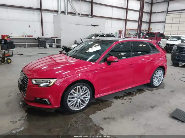WAUUPBFF9JA067824 2018 AUDI A3 - Image 2