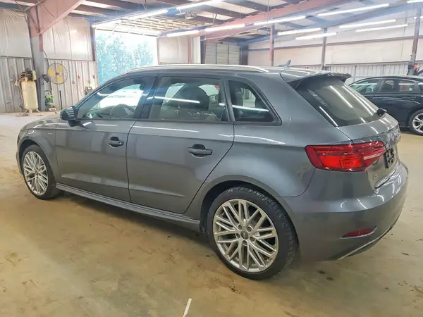 WAUUPBFF9JA092285 2018 AUDI A3 - Image 2