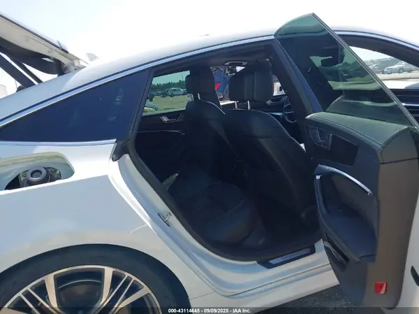 WAUV2AF20KN082880 2019 AUDI A7 - Image 8