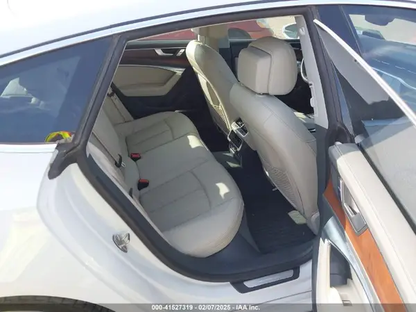 WAUV2AF24KN027686 2019 AUDI A7 - Image 8