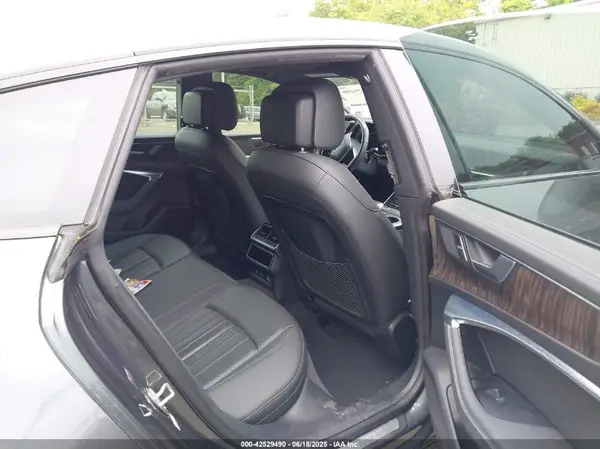 WAUV2AF29KN022385 2019 AUDI A7 - Image 8