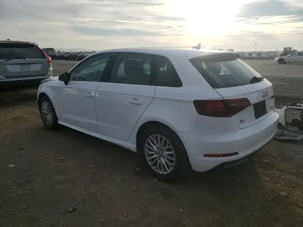 WAUVPBFF0GA084380 2016 AUDI A3 - Image 2