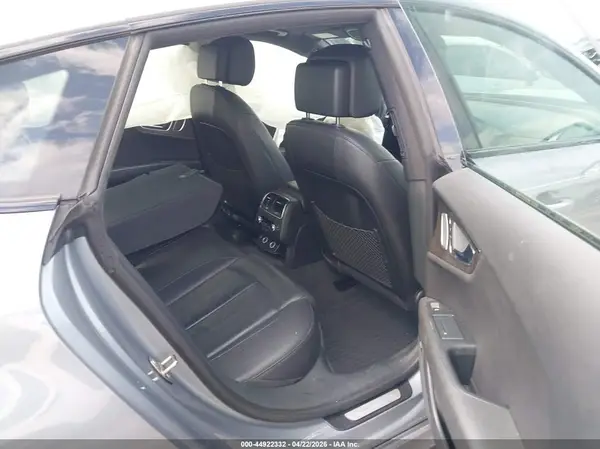 WAUW3AFC1JN037567 2018 AUDI A7 - Image 8