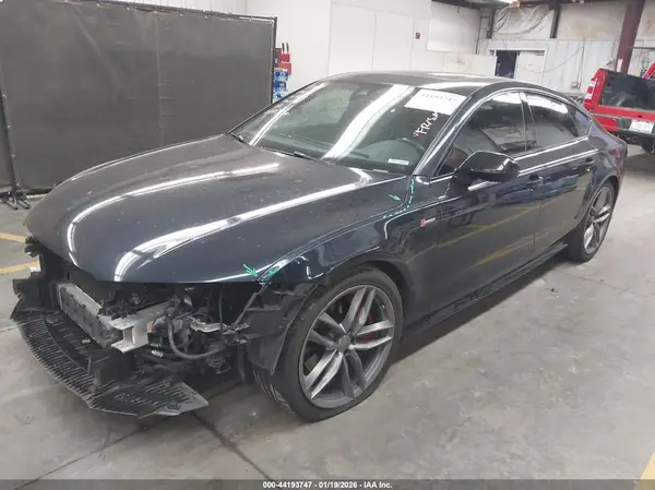 WAUW3AFC2JN063403 2018 AUDI A7 - Image 2