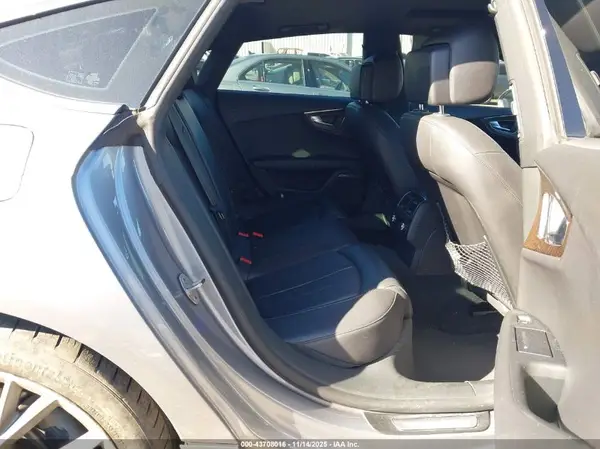 WAUWGAFC0GN063641 2016 AUDI A7 - Image 8