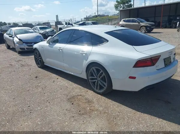 WAUWGAFC2GN021696 2016 AUDI A7 - Image 2