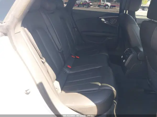 WAUWGAFC7GN110910 2016 AUDI A7 - Image 8