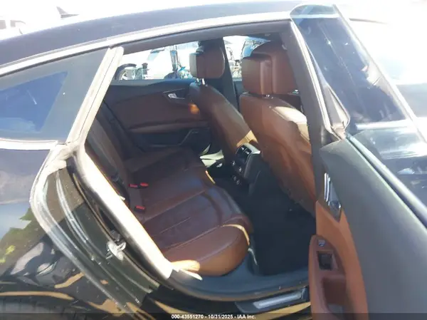 WAUWGAFC9GN019167 2016 AUDI A7 - Image 8