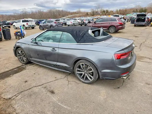 WAUY4GF56JN019561 2018 AUDI RS5 - Image 2