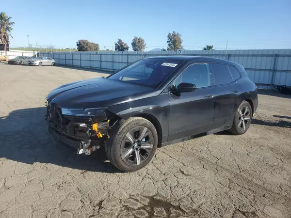 WB523CF00NCK62949 2022 BMW IX - Image 1