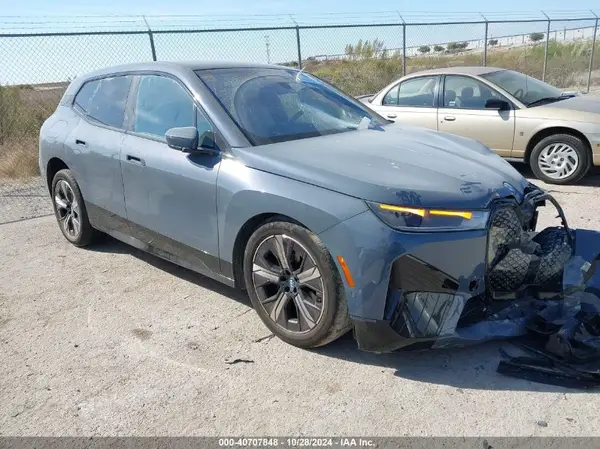 WB523CF00RCP83952 2024 BMW IX - Image 1