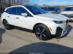 WB523CF00SCS98944 2025 BMW IX
