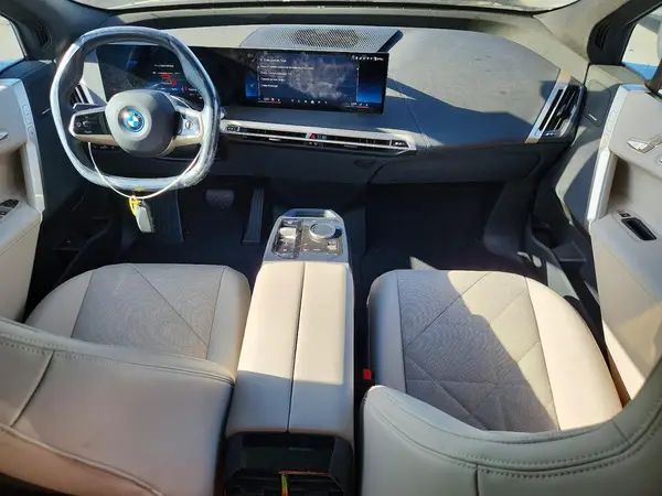 WB523CF00SCT40738 2025 BMW IX - Image 8