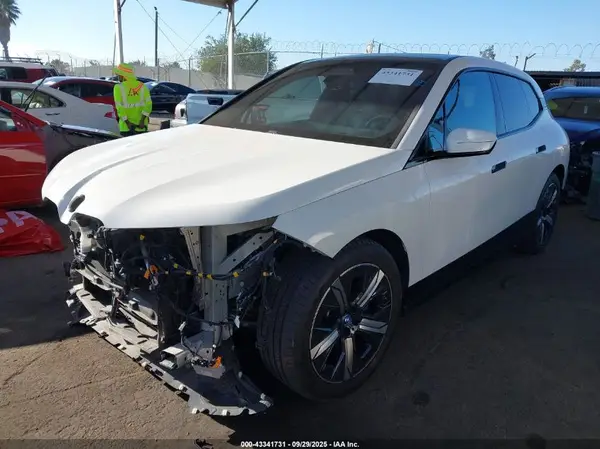 WB523CF01PCM48437 2023 BMW IX - Image 2