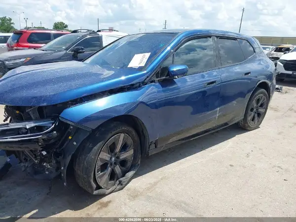 WB523CF01PCM50804 2023 BMW IX - Image 2