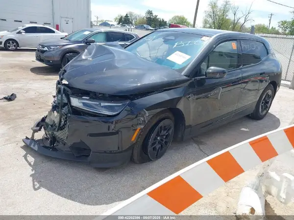 WB523CF03RCN75161 2024 BMW IX - Image 2