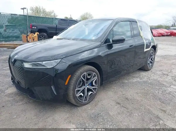 WB523CF03RCN81221 2024 BMW IX - Image 2
