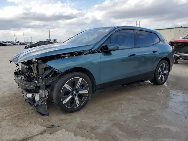 WB523CF03RCP18450 2024 BMW IX - Image 1