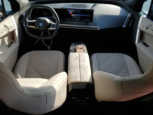 WB523CF03RCP18450 2024 BMW IX - Image 8