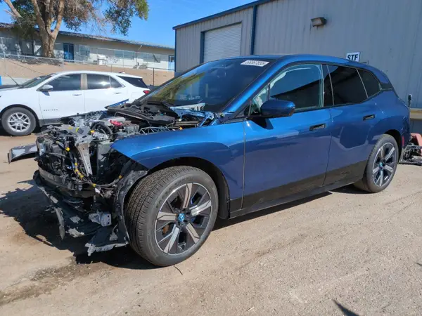 WB523CF03RCP83184 2024 BMW IX - Image 1