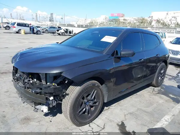 WB523CF03RCP86537 2024 BMW IX - Image 2