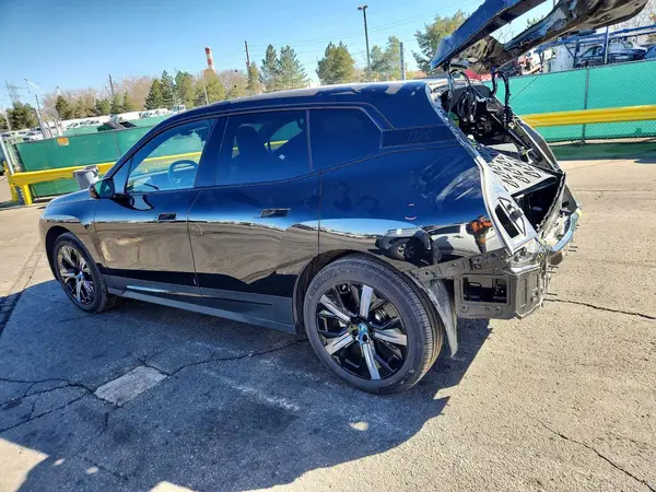 WB523CF03RCR28188 2024 BMW IX - Image 2