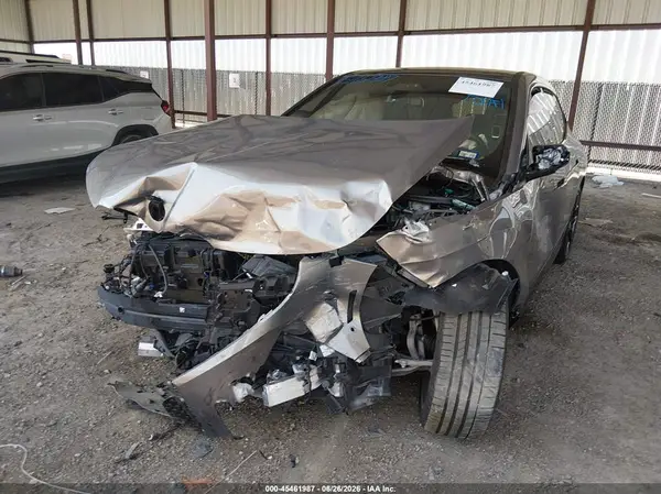 WB523CF03SCS28757 2025 BMW IX - Image 2