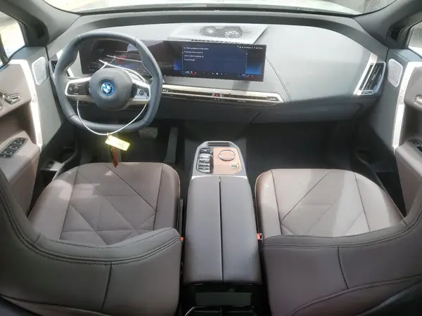 WB523CF03SCU37352 2025 BMW IX - Image 8
