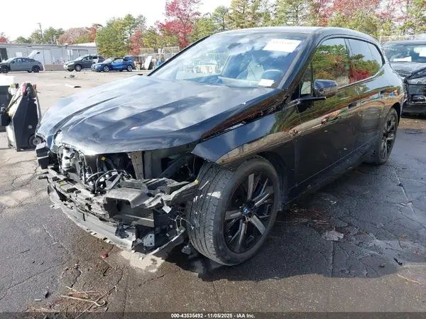 WB523CF04NCK84422 2022 BMW IX - Image 2