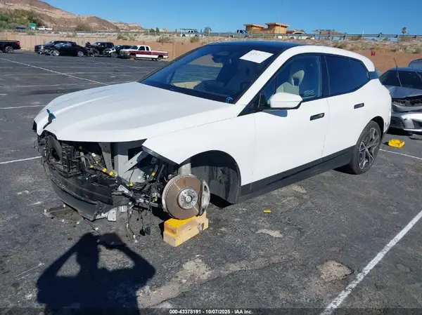 WB523CF04RCP11314 2024 BMW IX - Image 2