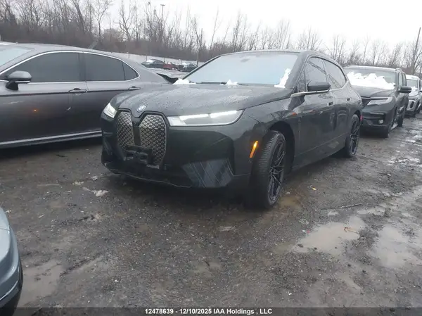 WB523CF04RCS04624 2024 BMW IX - Image 2