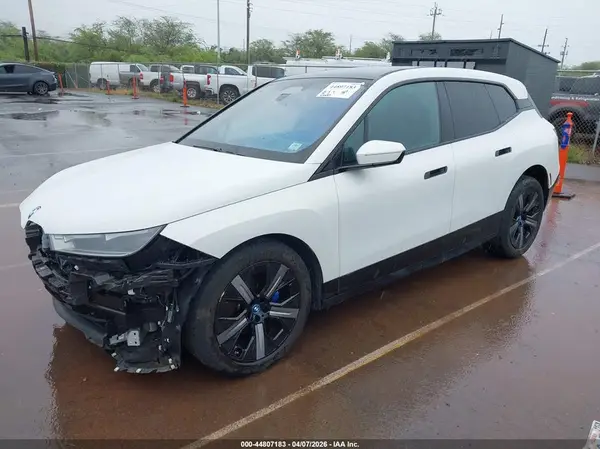 WB523CF04SCS07822 2025 BMW IX - Image 2