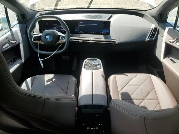 WB523CF04SCT34277 2025 BMW IX - Image 8