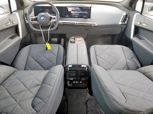 WB523CF04SCU70666 2025 BMW IX - Image 8