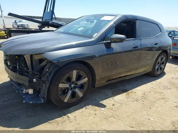 WB523CF05NCK15304 2022 BMW IX - Image 2