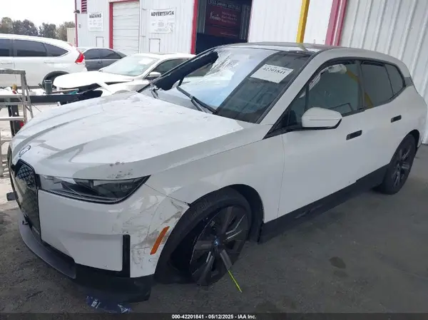 WB523CF05RCR75951 2024 BMW IX - Image 2