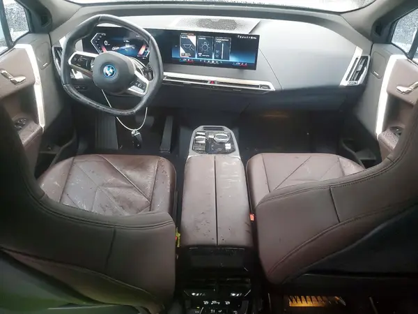 WB523CF05SCT39228 2025 BMW IX - Image 8