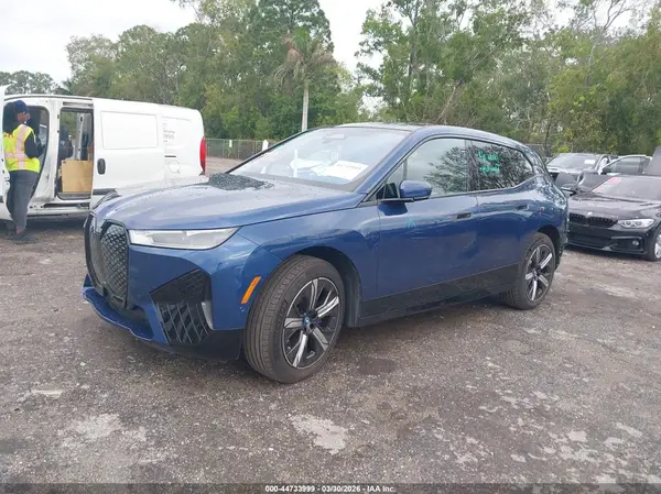WB523CF06PCM42679 2023 BMW IX - Image 2