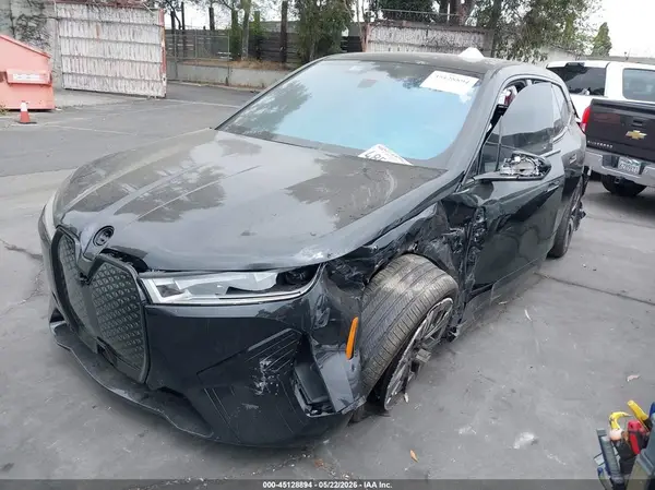 WB523CF06PCM54850 2023 BMW IX - Image 2