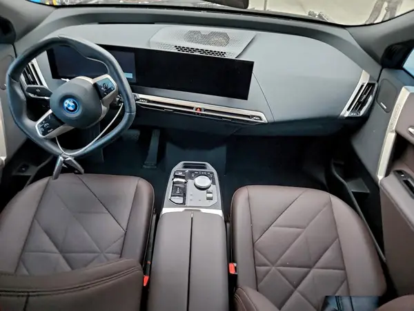 WB523CF06RCN46057 2024 BMW IX - Image 8