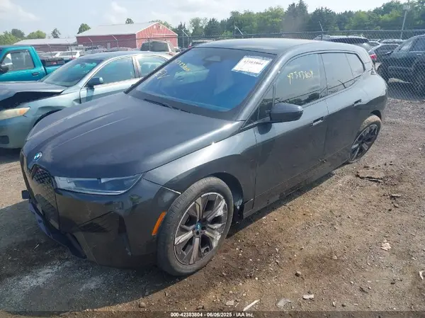WB523CF06RCR13569 2024 BMW IX - Image 2